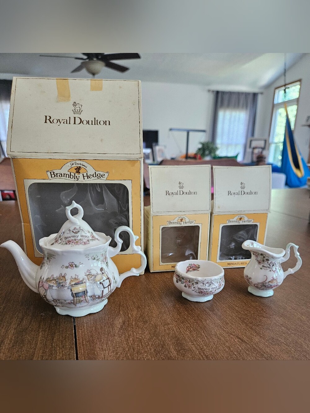 Royal Doulton Brambly Hedge Tea Set, Royal Floral Pattern